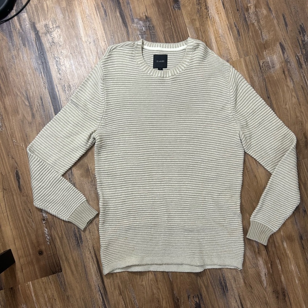 Claiborne Men's Cream Ribbed Crewneck Sweater